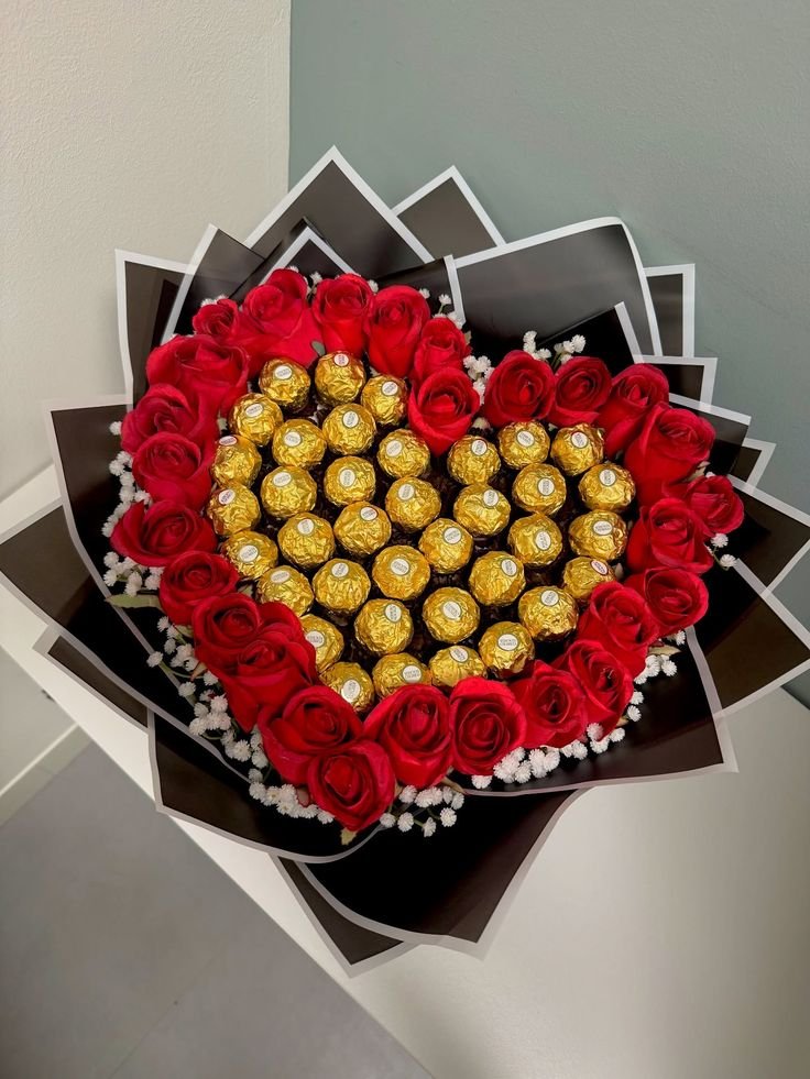 Ramos de rosas y chocolates Ferrero ❤️✨🌹