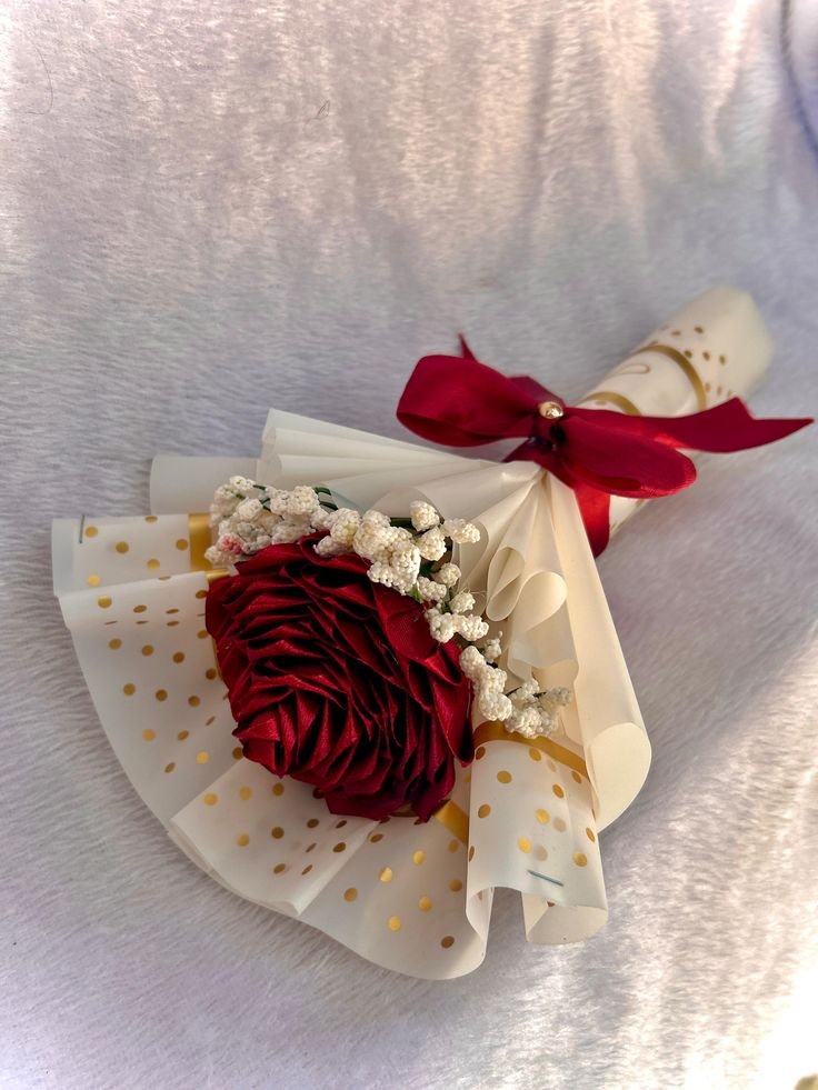 single red rose bouquet 🌹❤️
